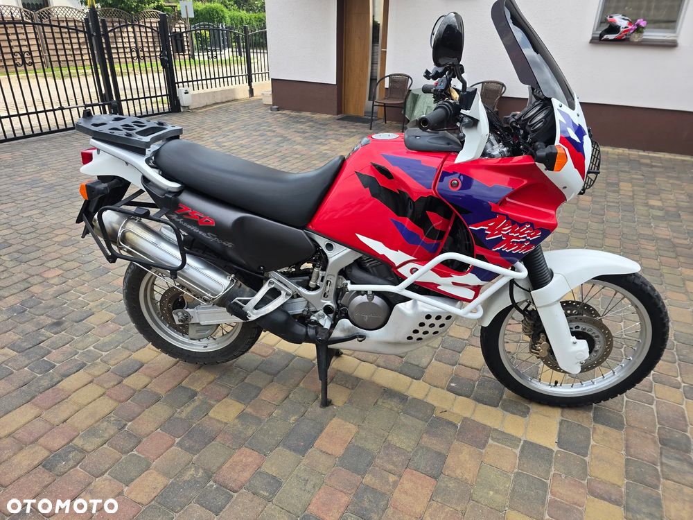 Honda XRV - 7