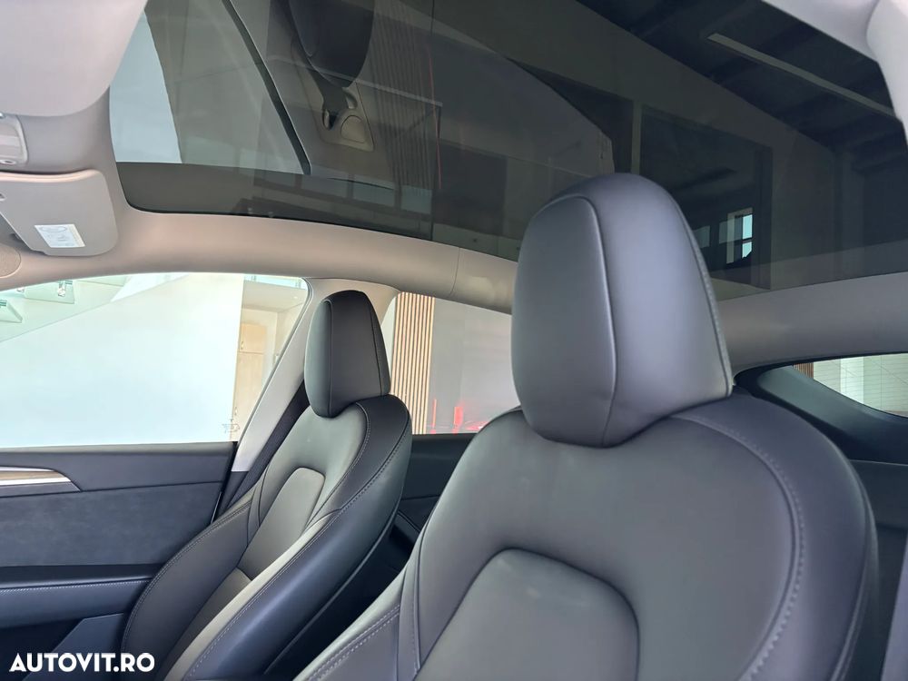 Tesla Model Y - 22