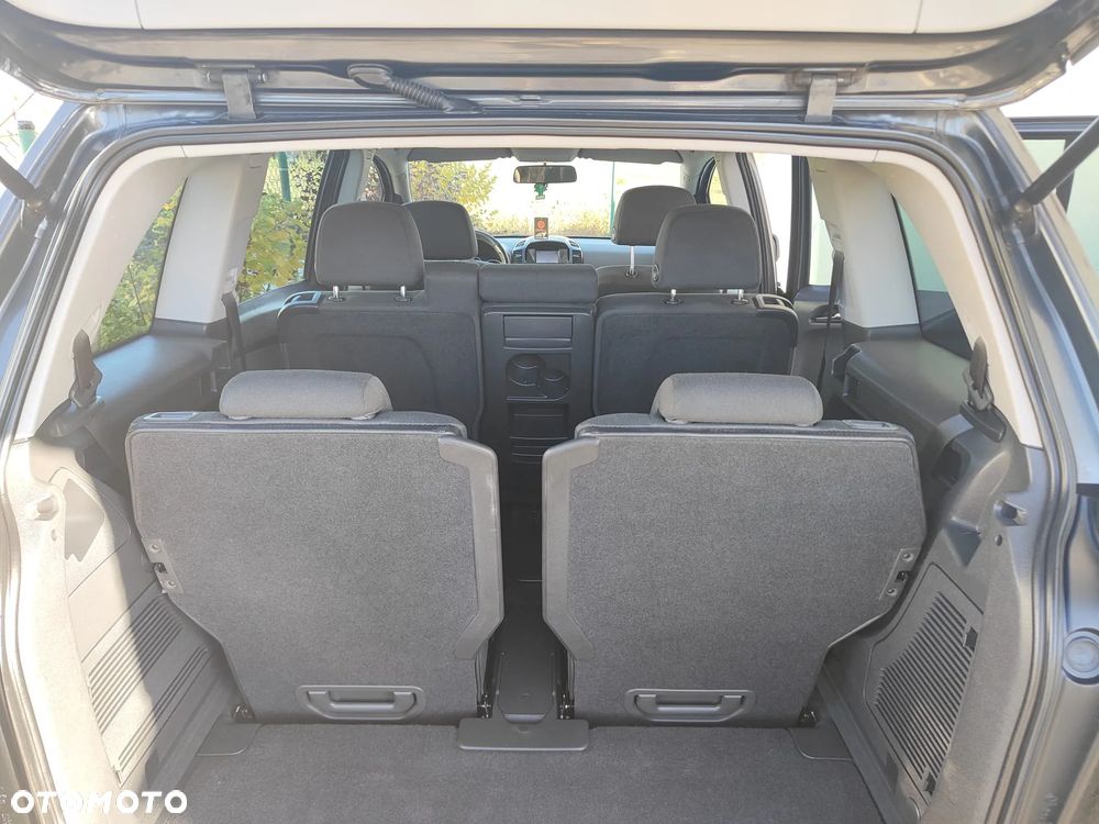 Opel Zafira - 25