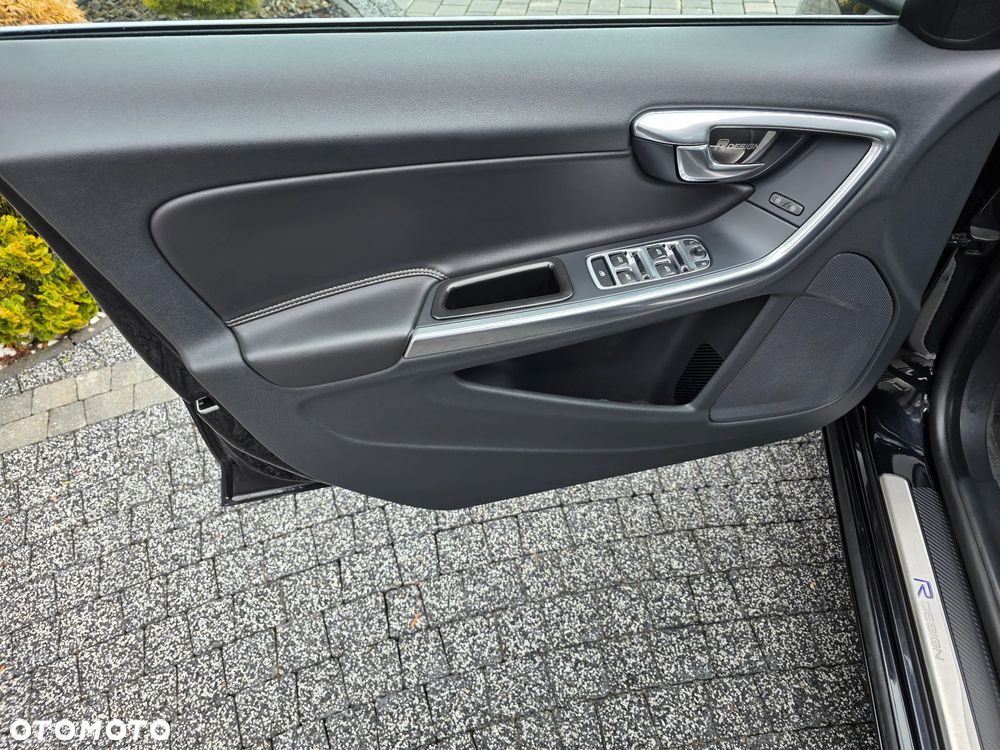 Volvo V60 D4 Geartronic Summum - 30