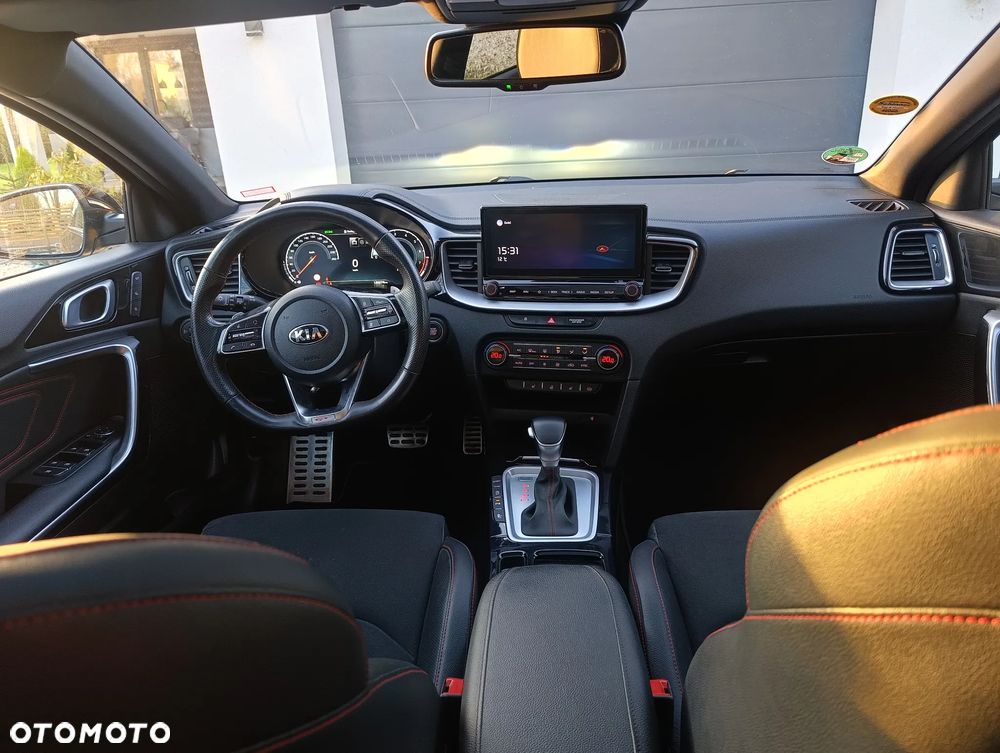 Kia ProCeed 1.6 T-GDI GT DCT - 14