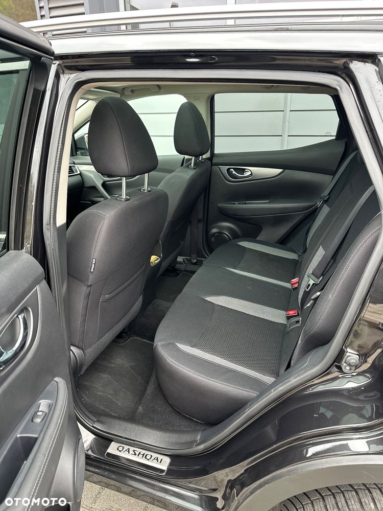 Nissan Qashqai 1.5 dCi TEKNA - 23