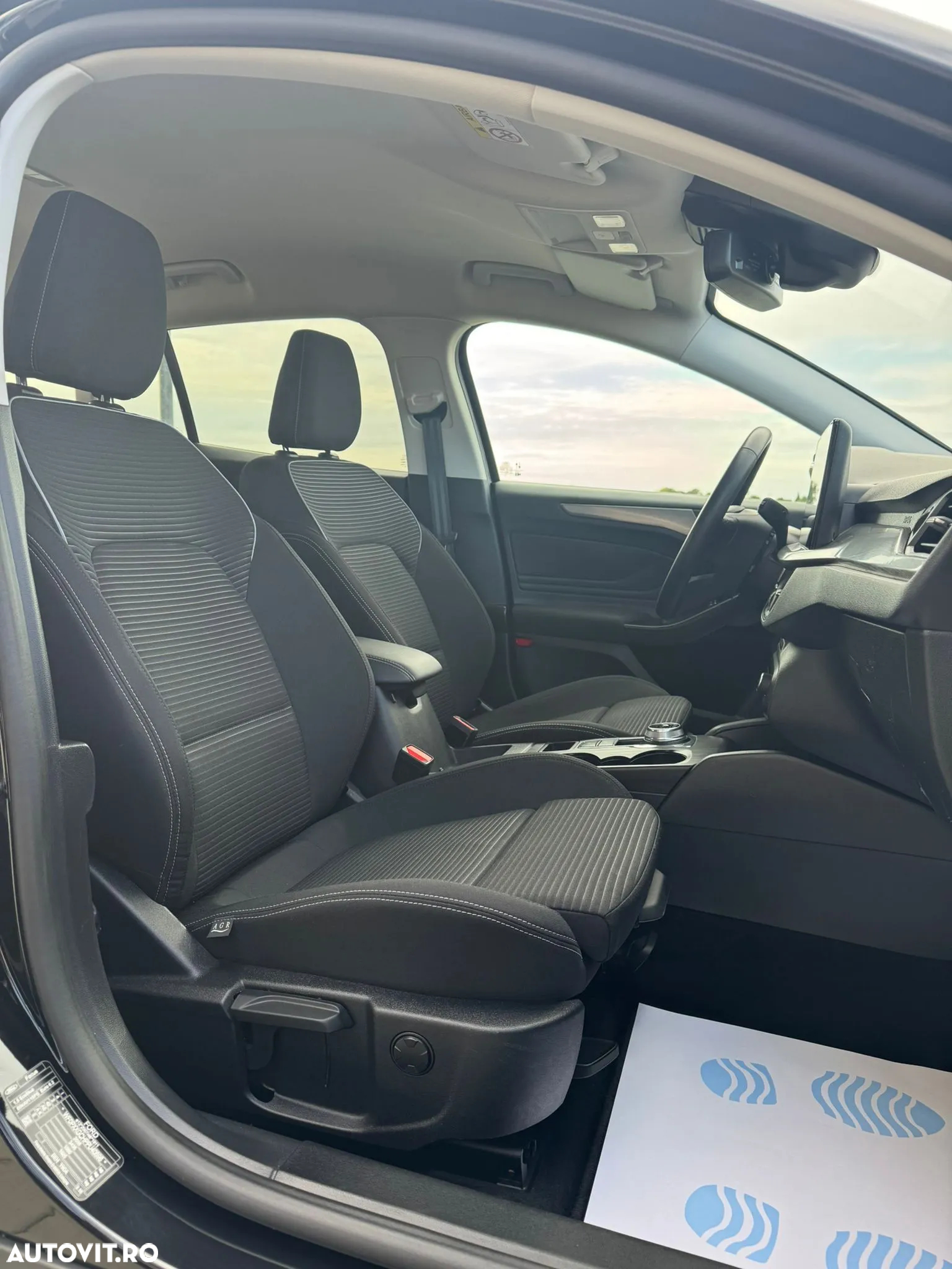 Ford Focus Turnier 1.5 EcoBlue Start-Stopp-System Aut. TITANIUM - 14