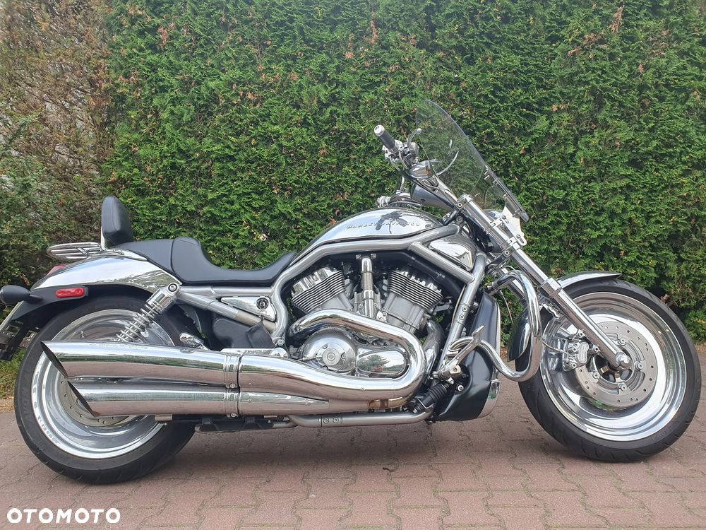 Harley-Davidson V-Rod Street Rod - 1
