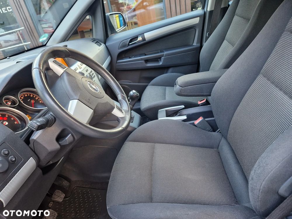 Opel Zafira 1.8 Cosmo - 19