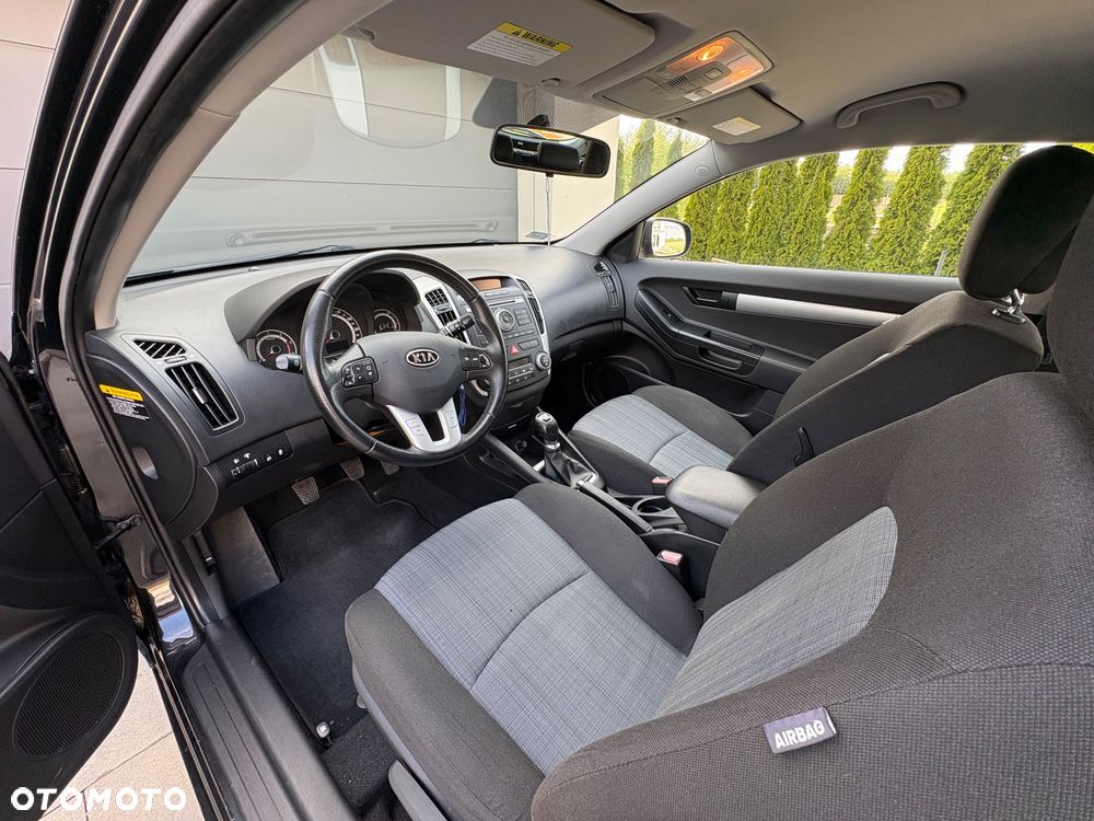Kia Ceed 1.6 CRDi ISG Vision - 24
