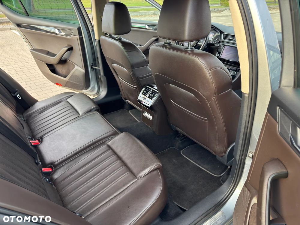 Skoda Superb 2.0 TDI L&K DSG - 11