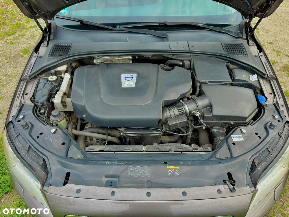Volvo V70 D5 AWD Summum - 13