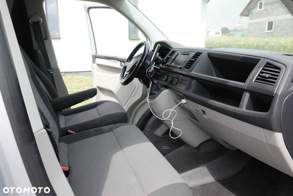 Volkswagen Transporter DSG Lang - 11