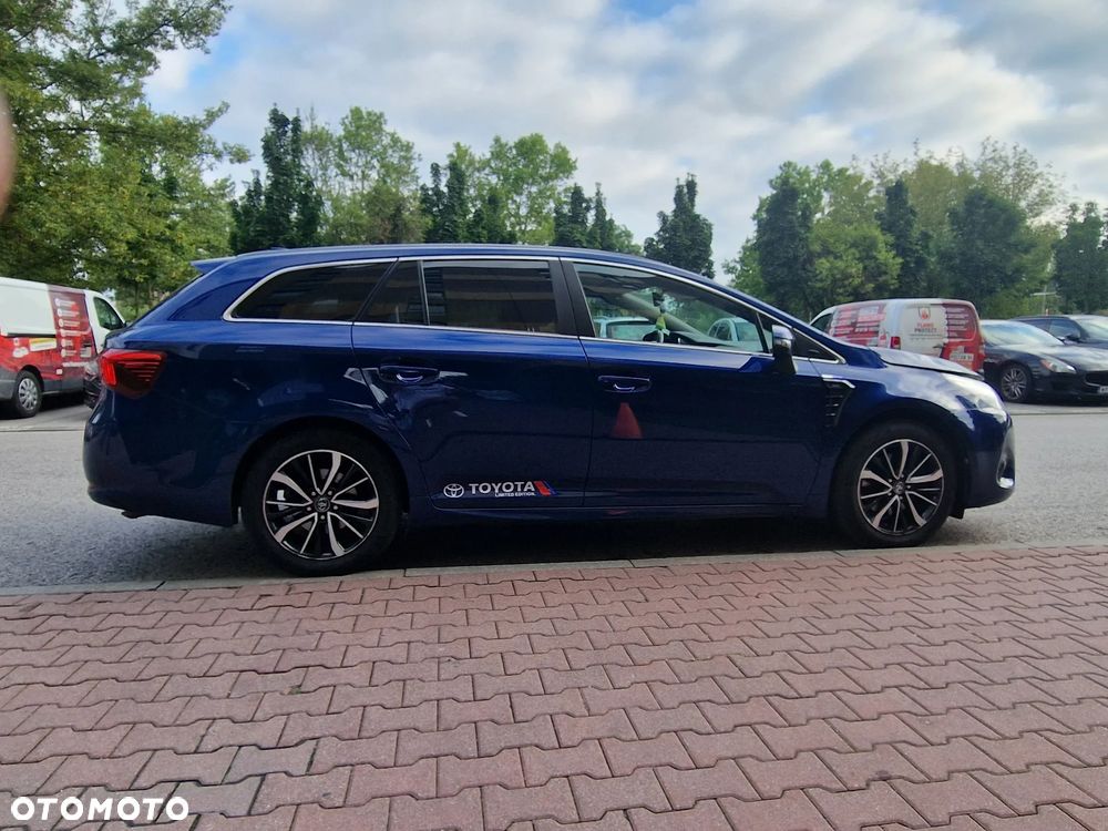 Toyota Avensis 2.0 D-4D Premium - 3