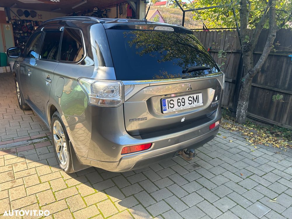 Mitsubishi Outlander - 7