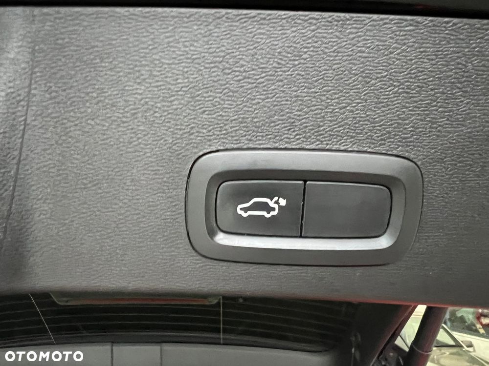 Volvo XC 40 D3 R-Design - 26