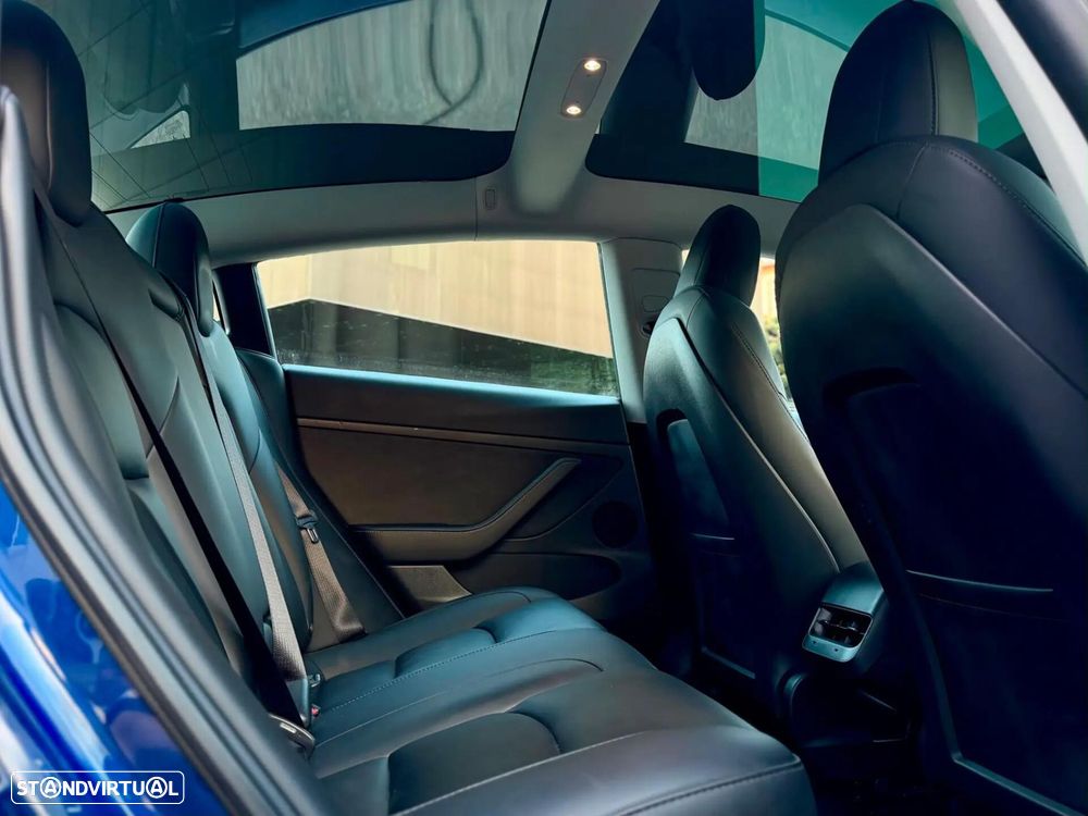 Tesla Model 3 - 6