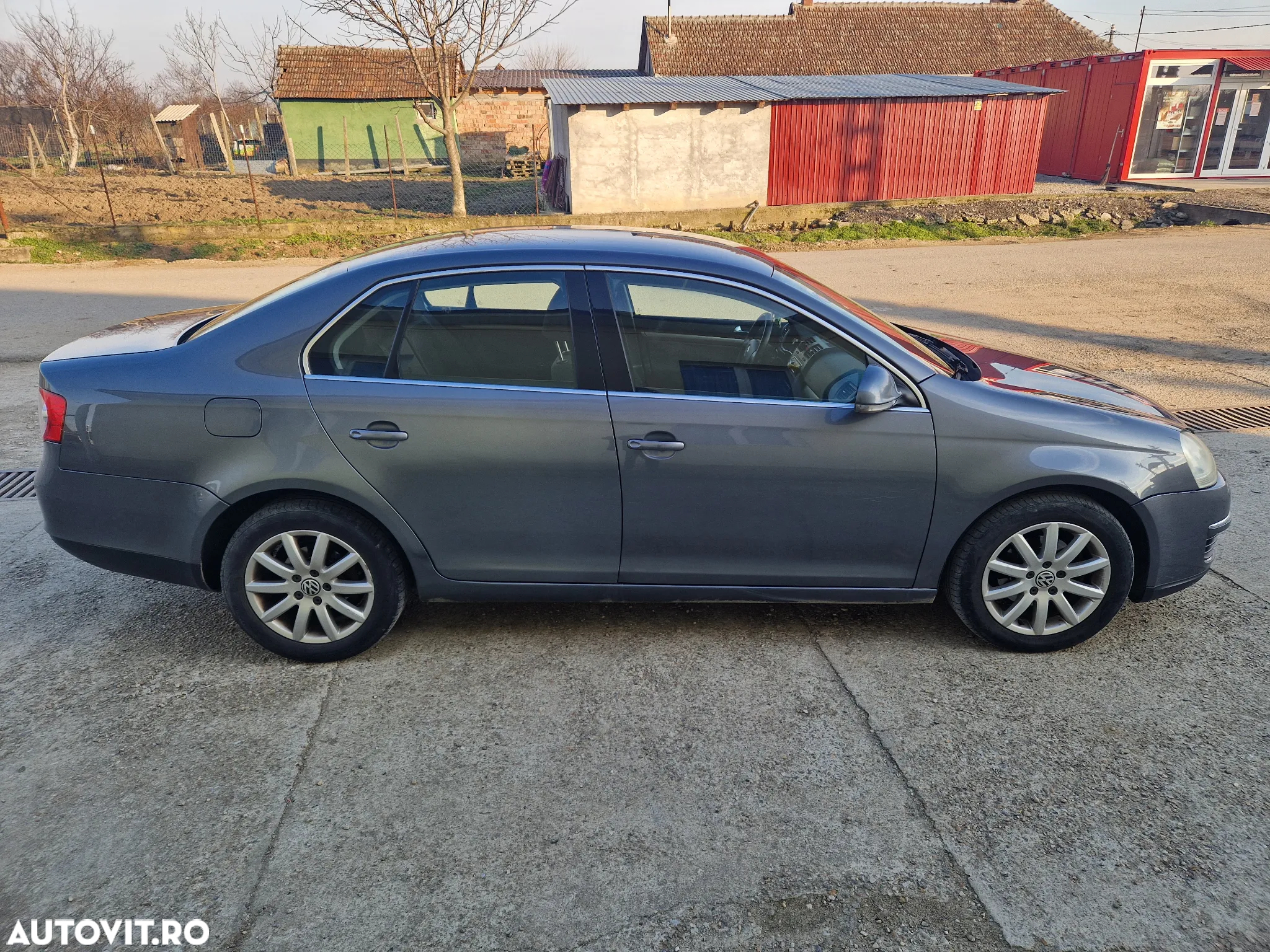 Volkswagen Jetta - 3