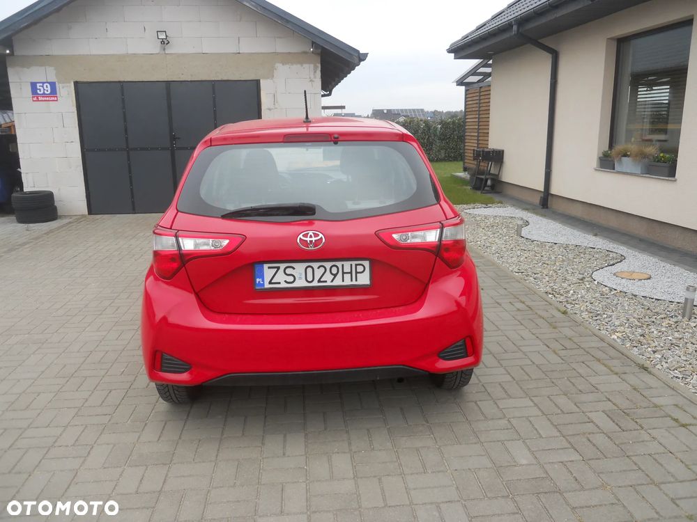 Toyota Yaris 1.0 Premium - 4