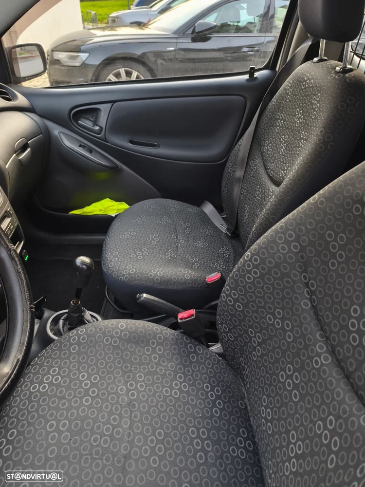 Toyota Yaris 1.4 D-4D Sol - 8