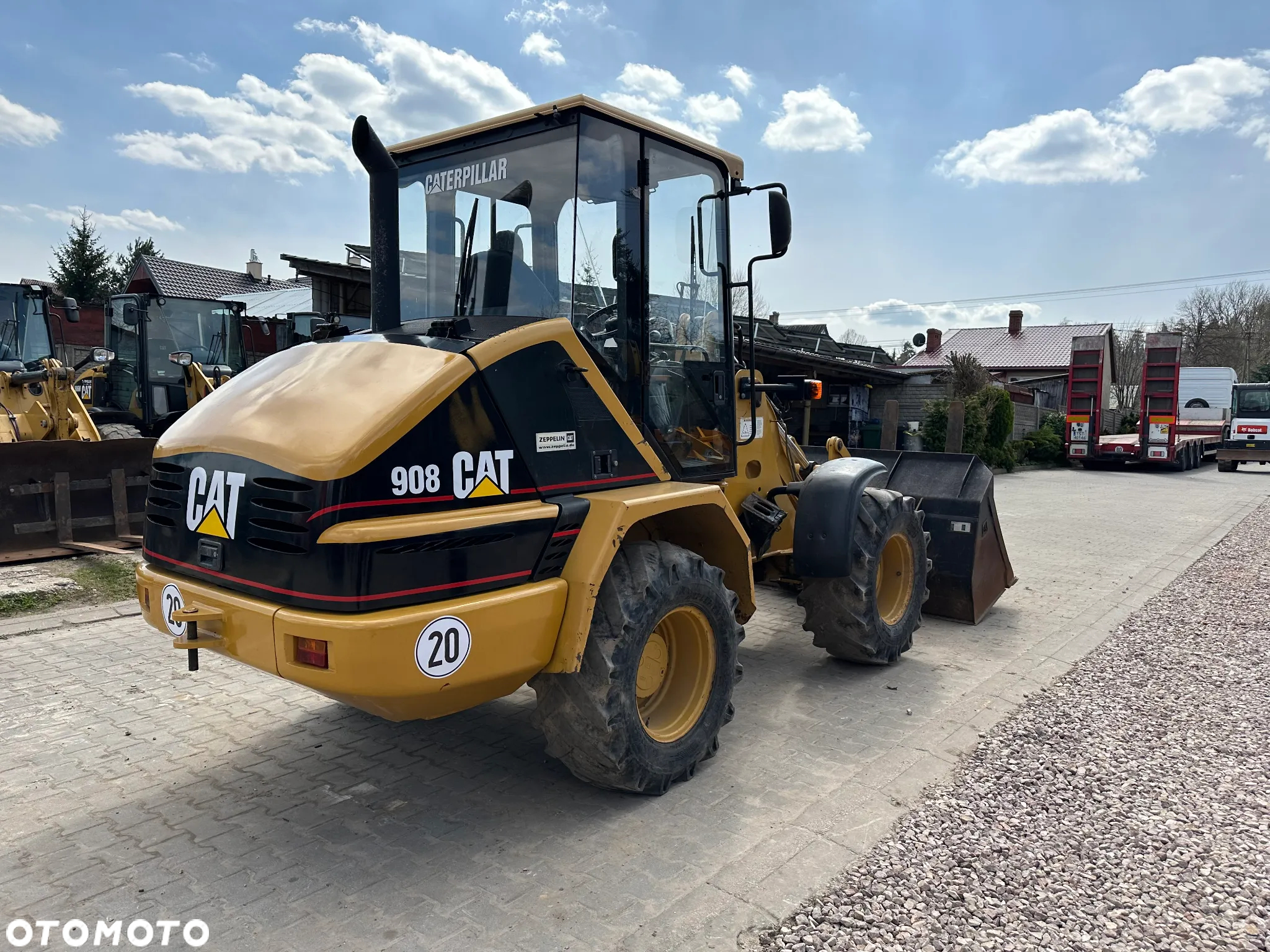 Caterpillar CAT 908 - 5