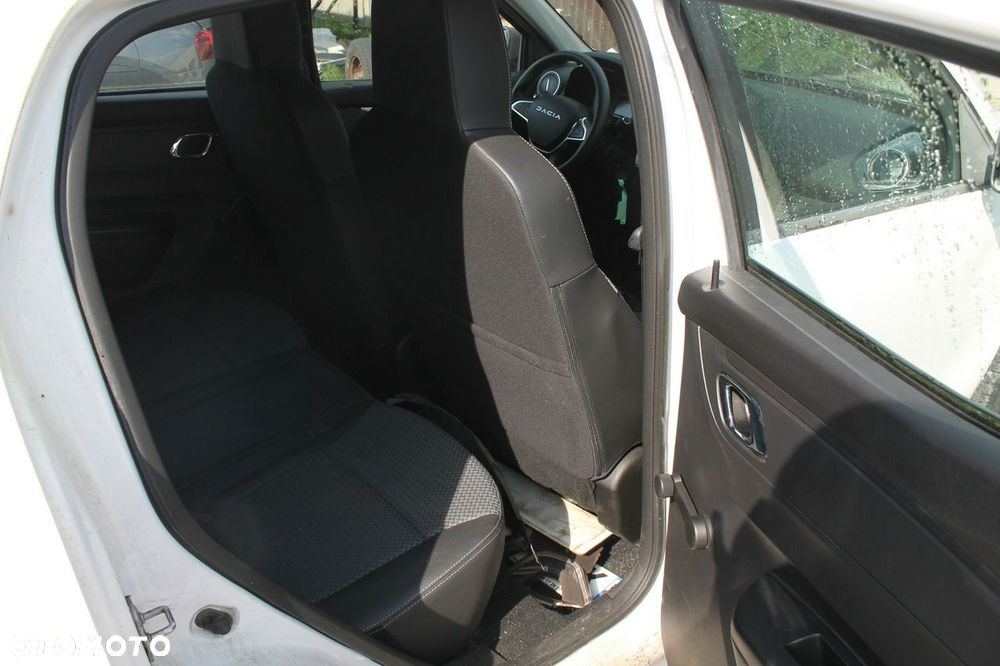 Dacia Spring - 12