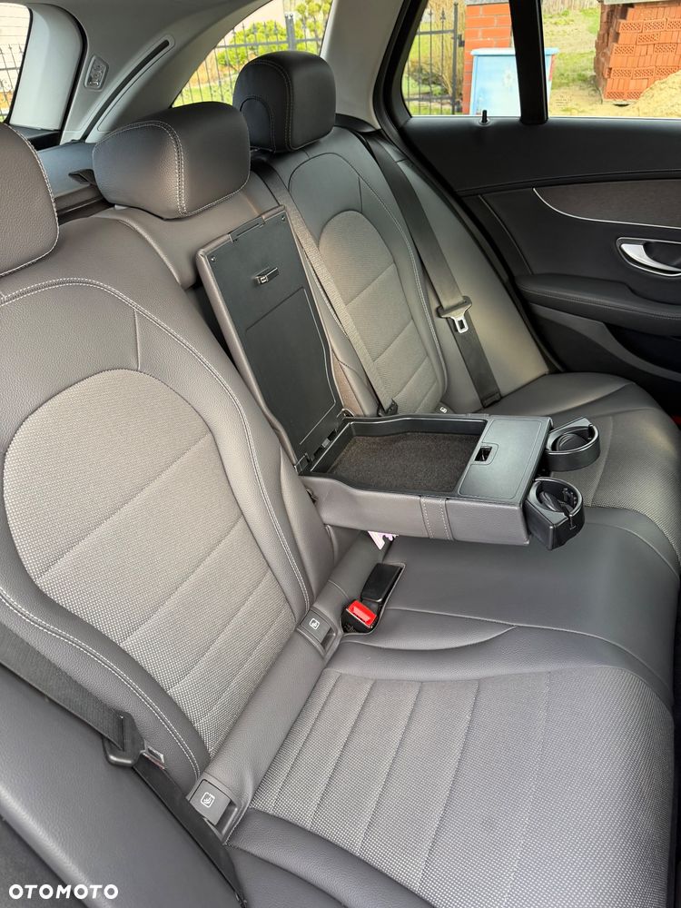 Mercedes-Benz Klasa C 300 d 9G-TRONIC Avantgarde - 8
