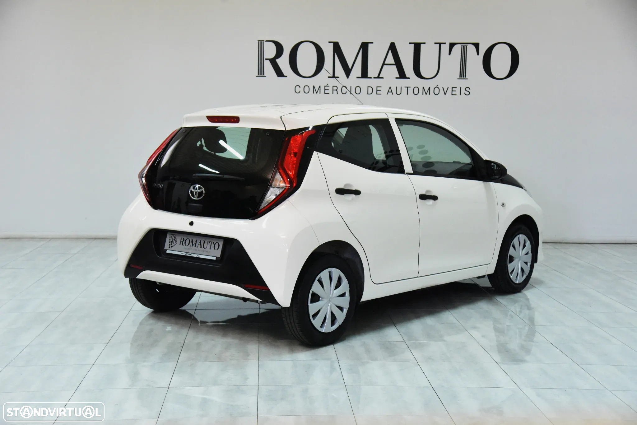 Toyota Aygo x-play Eco - 4
