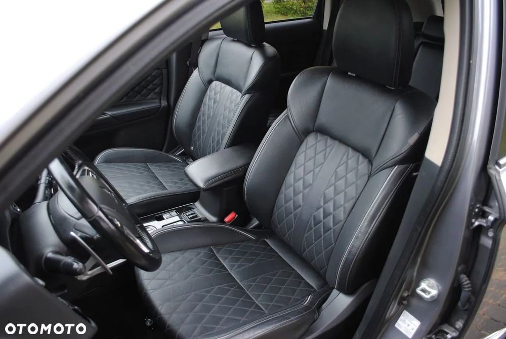 Mitsubishi Outlander - 18