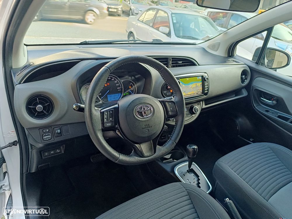 Toyota Yaris 1.5 HSD Comfort+Navi - 7