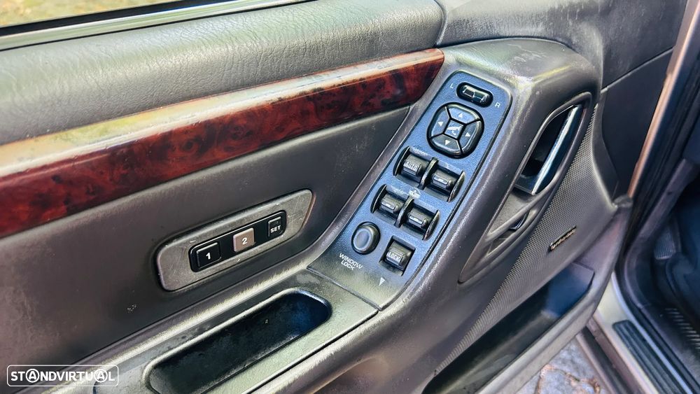 Jeep Grand Cherokee - 15