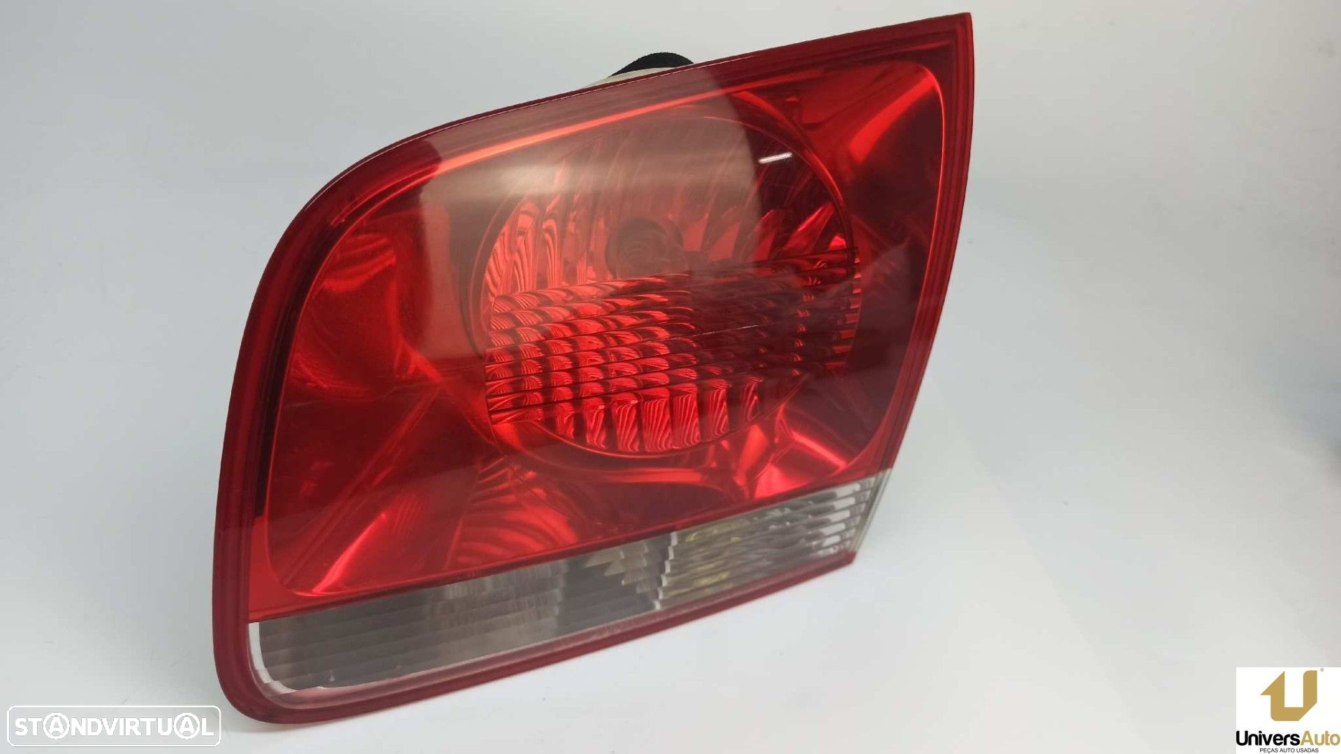 FAROLIM TRASEIRO DIREITO VOLKSWAGEN TOUAREG (7LA) TDI R5 - 6