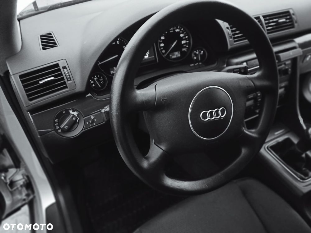 Audi A4 Limousine - 17
