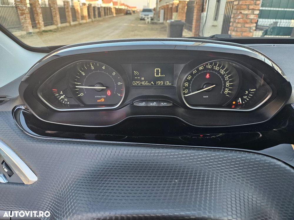 Peugeot 2008 PureTech 82 Style - 2