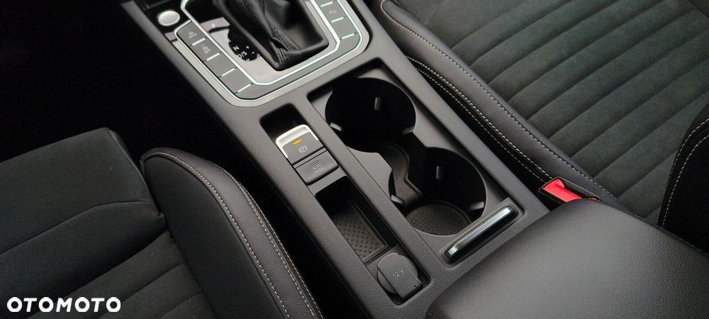 Volkswagen Passat - 34