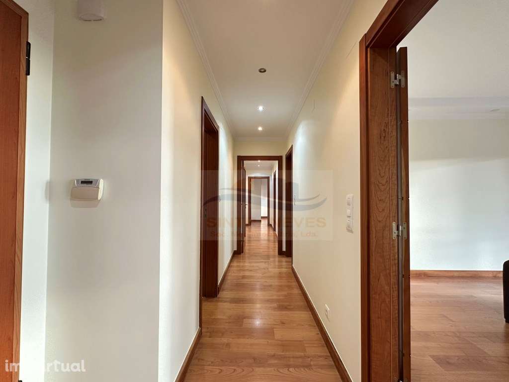 Luxuoso T4 na zona mais privilegiada da Amadora- Vila Chã - Grande imagem: 3/37