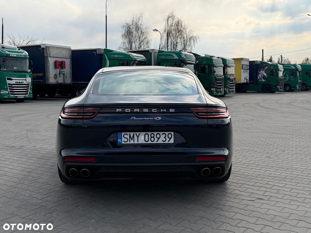 Porsche Panamera - 5