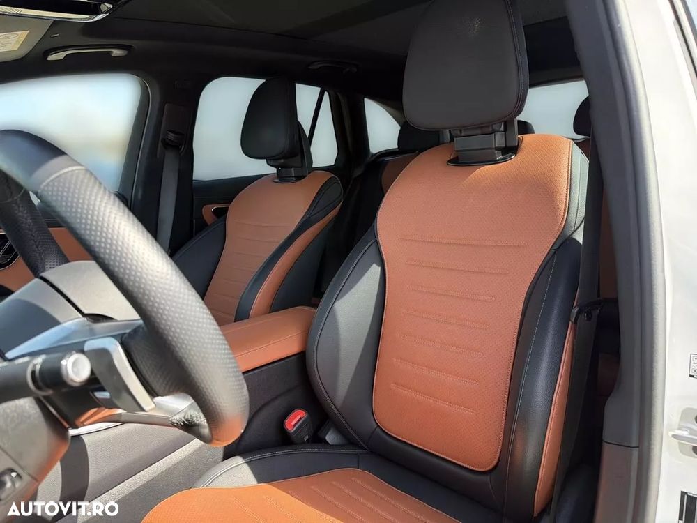 Mercedes-Benz GLC 300 d 4Matic 9G-TRONIC AMG Line Advanced - 9