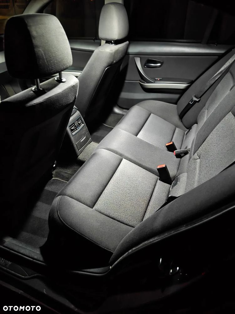 BMW Seria 3 320i - 8