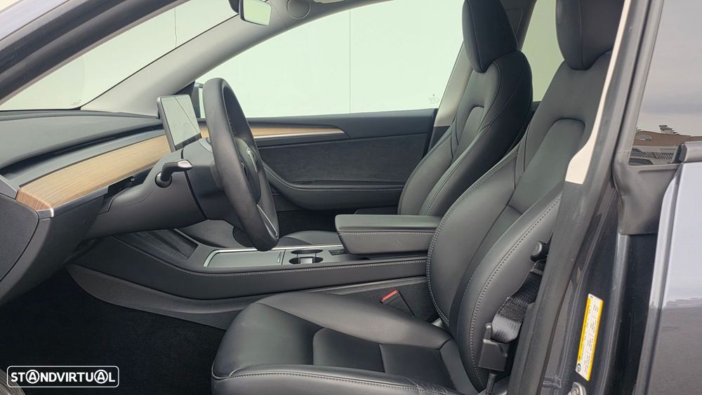 Tesla Model Y Standard - 11
