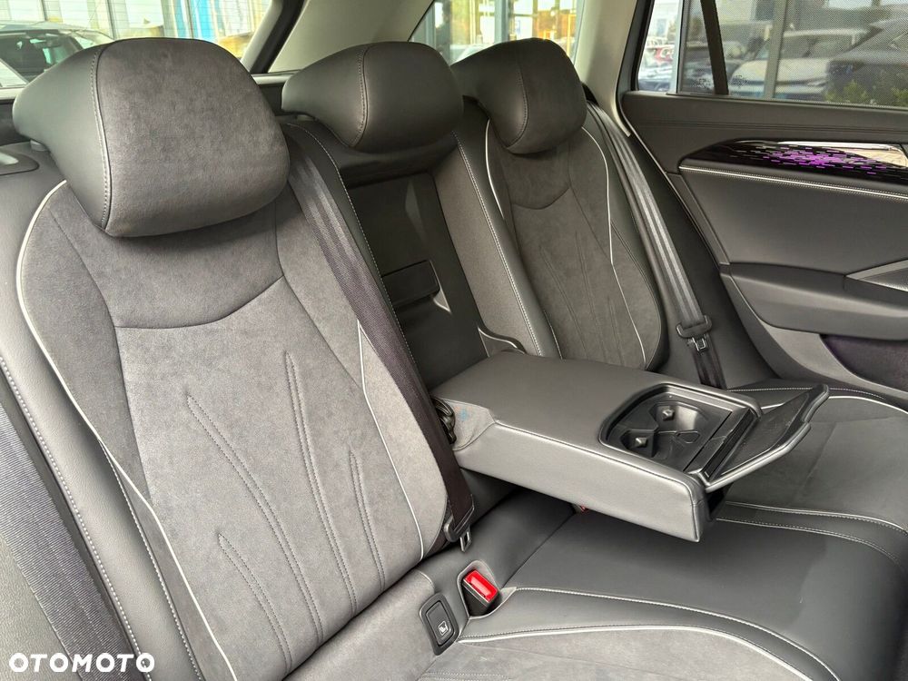 Volkswagen Passat Variant 2.0 TDI EVO Elegance DSG - 19