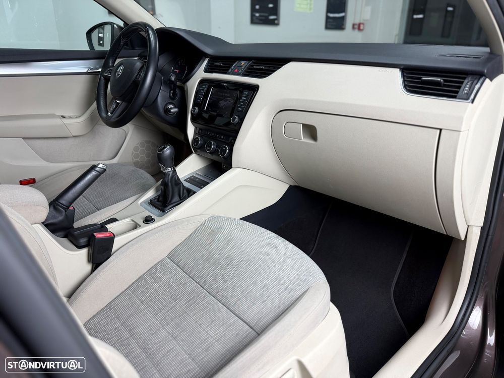 Skoda Octavia 1.6 TDI Sportline - 22