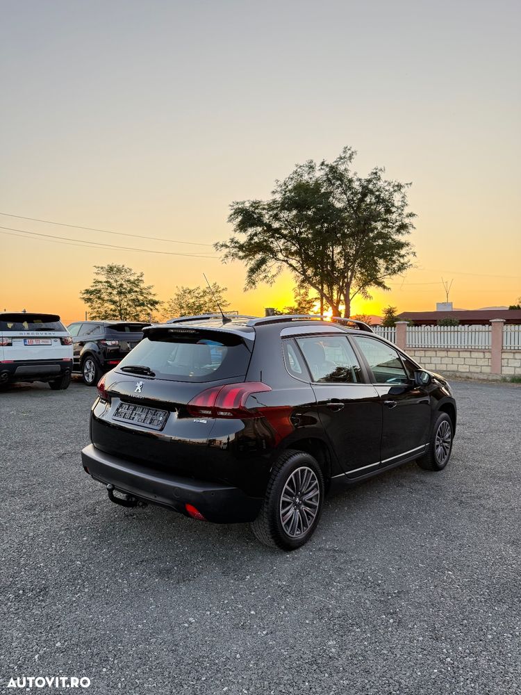 Peugeot 2008 1.2 L PureTech Allure - 3