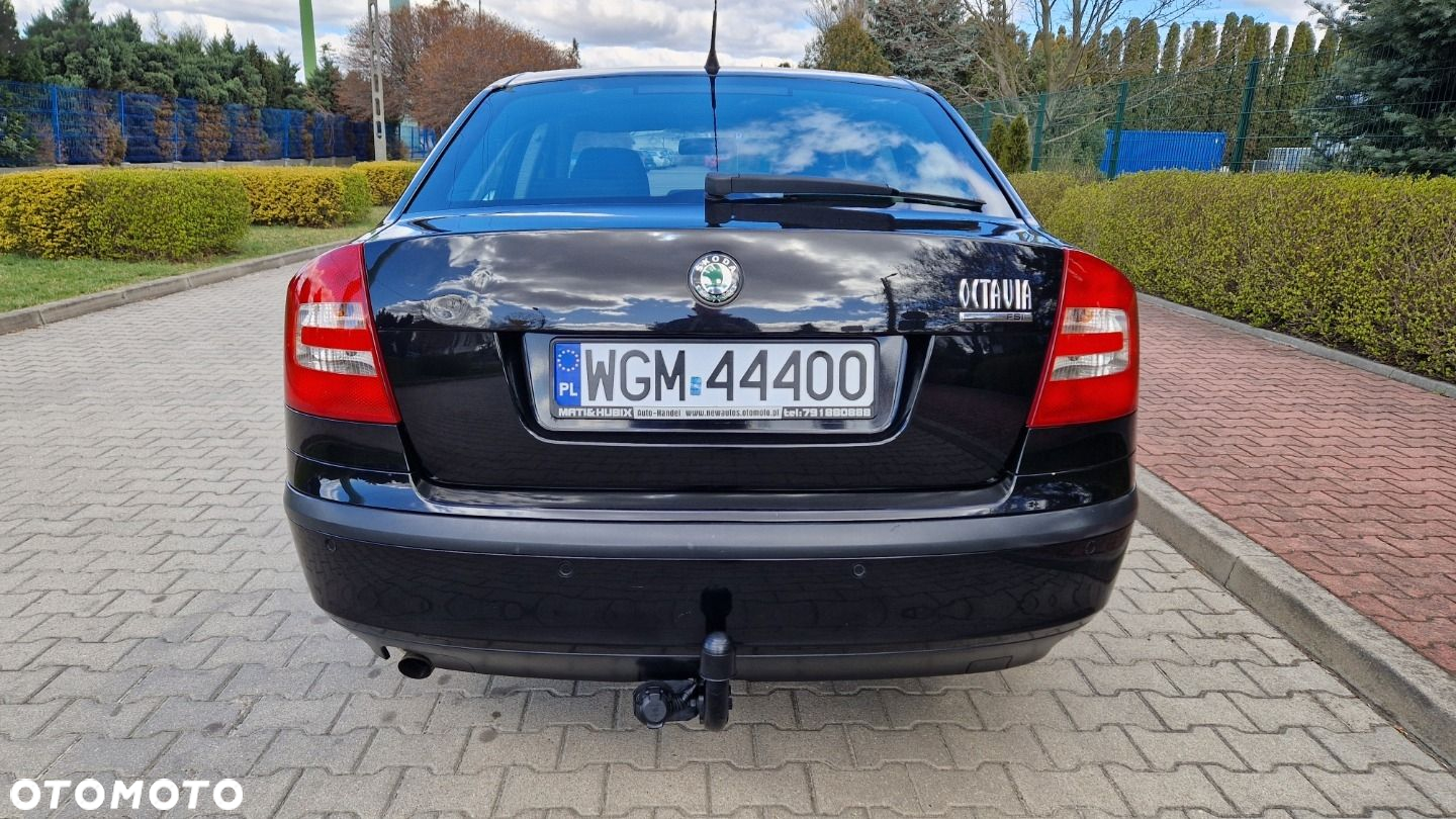 Skoda Octavia 1.6 FSI Elegance - 9