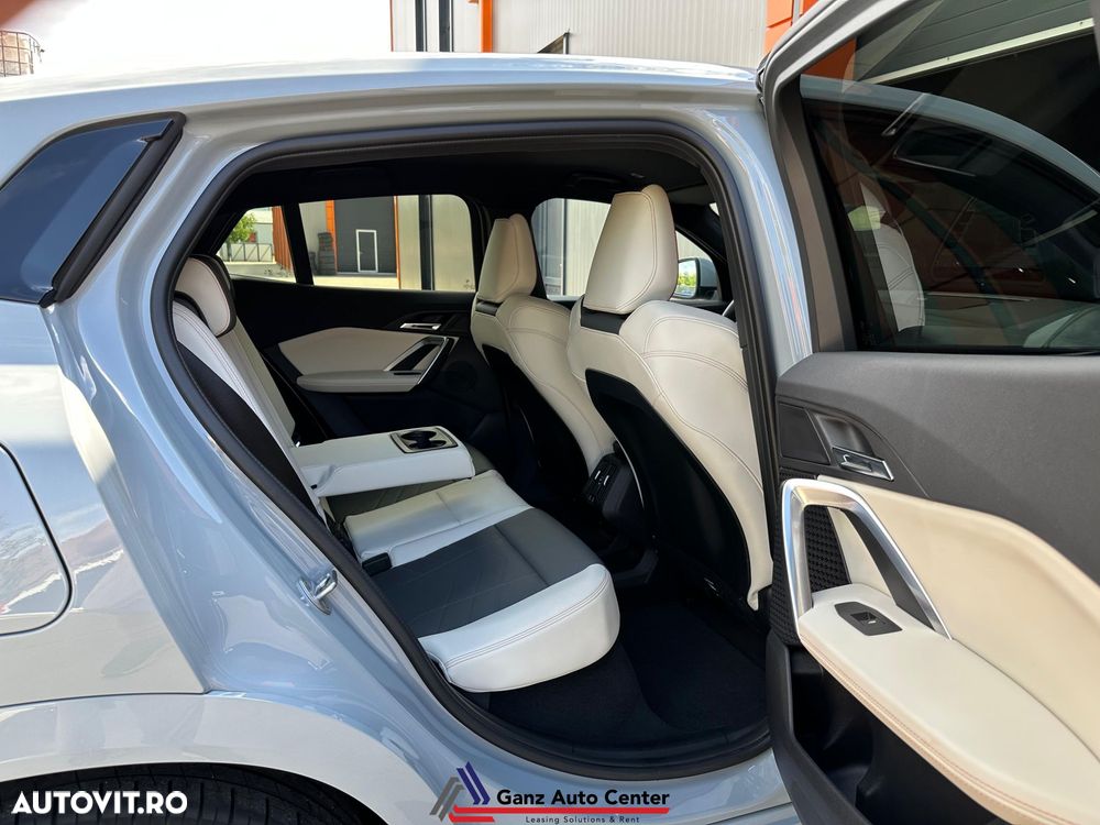 BMW iX2 eDrive20 - 15