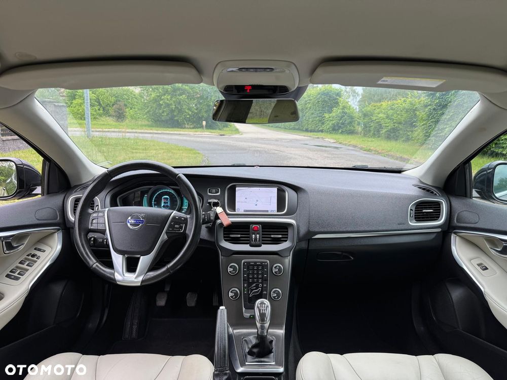Volvo V40 D2 Summum - 17