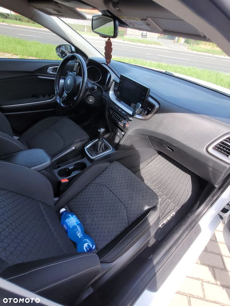 Kia Ceed 1.6 CRDi SCR M - 11