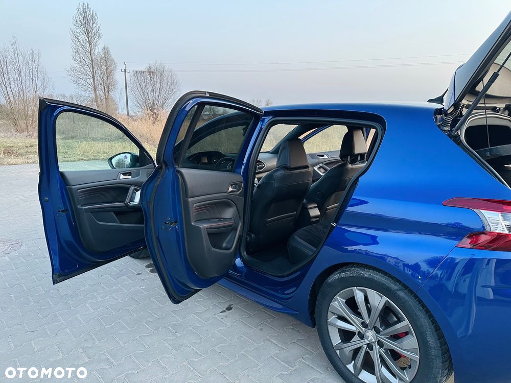 Peugeot 308 - 8