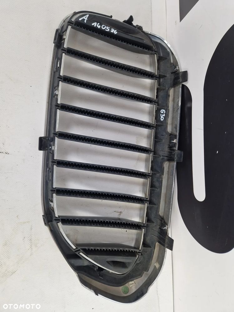 Grill atrapa nerka prawa BMW G30 G31 - 7