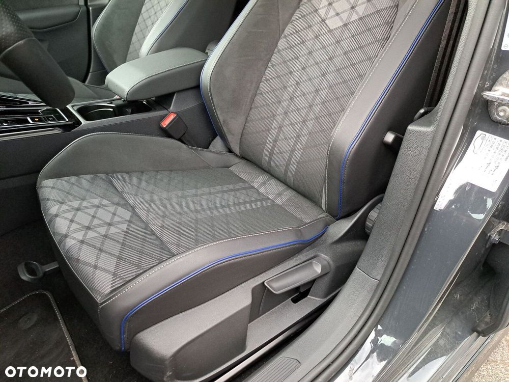 Volkswagen Golf Variant 2.0 TDI R-Line Plus DSG - 22