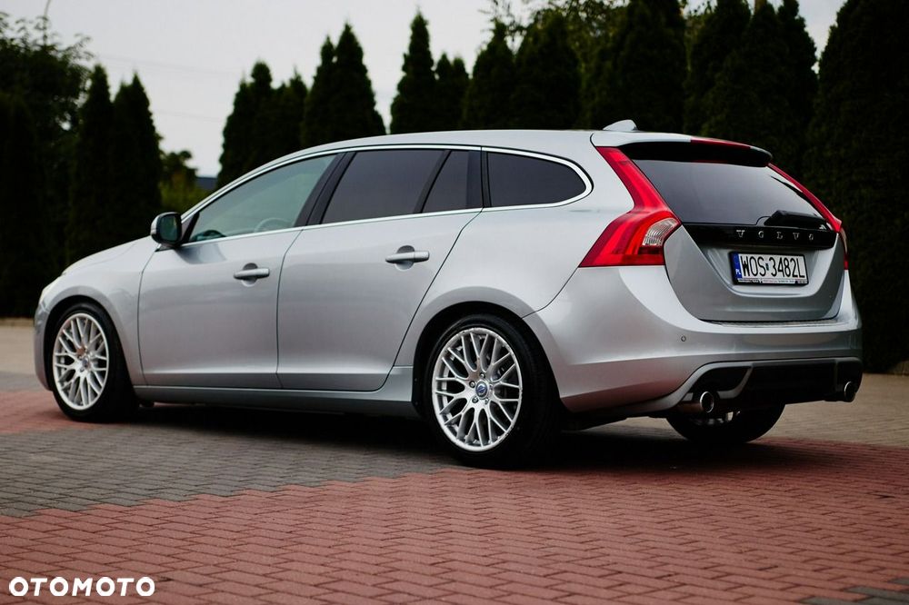 Volvo V60 D4 Geartronic RDesign - 3