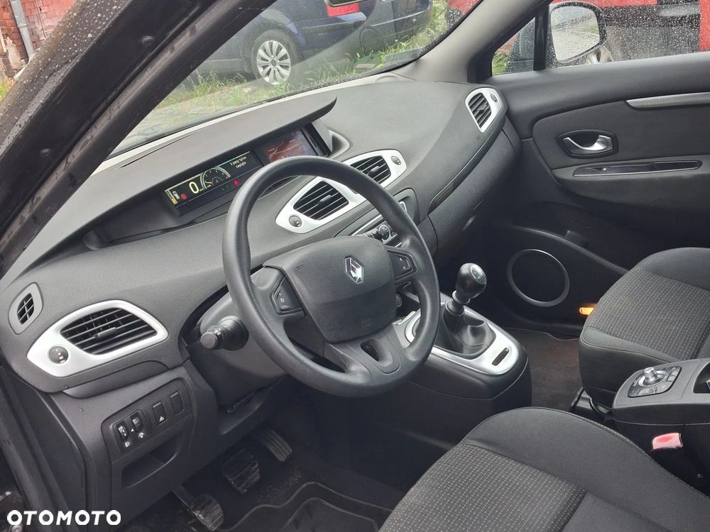 Renault Scenic 2.0 dCi Privilege - 8