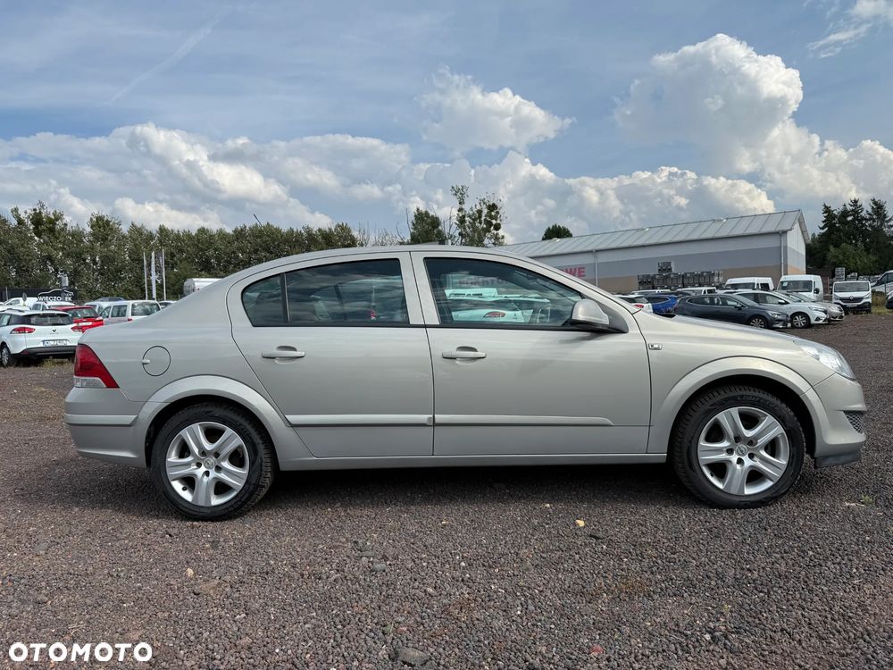 Opel Astra III 1.6 Enjoy - 4