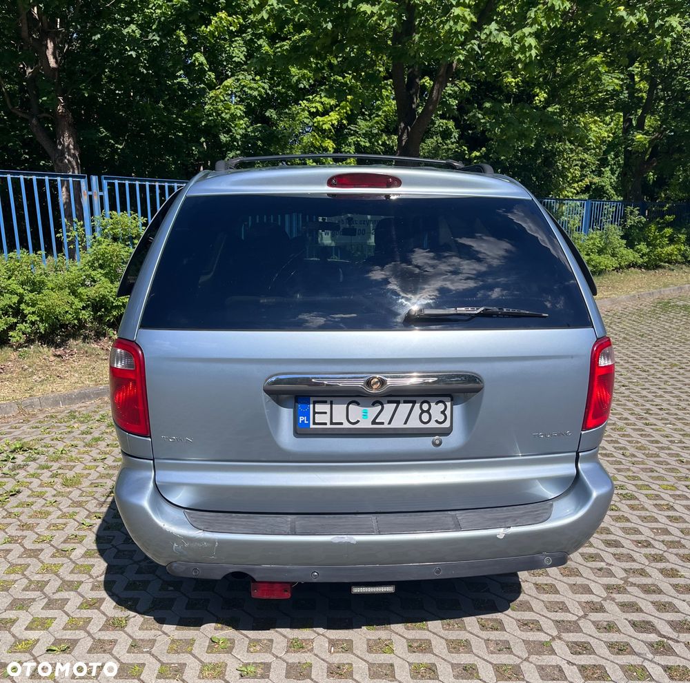 Chrysler Town & Country - 5